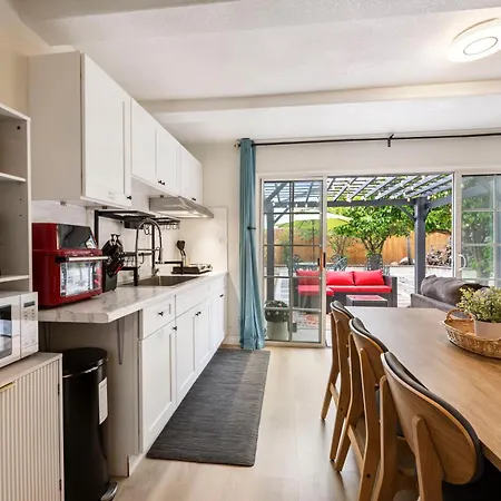 100% Private, Kingbed- Southcoast/Newport/Disney
